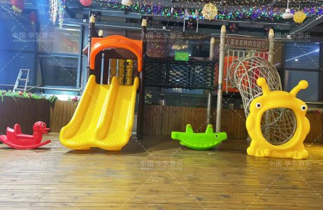 桥下恒达广场喜羊羊烧烤店